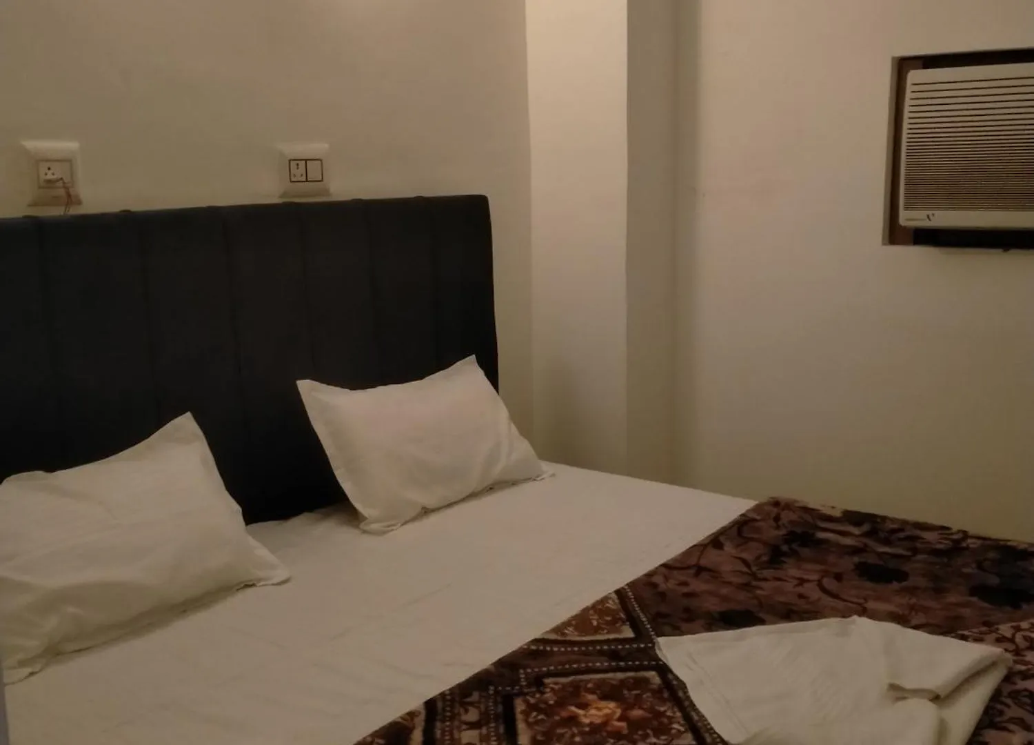 Hotel Parv Varanasi 0*,  India