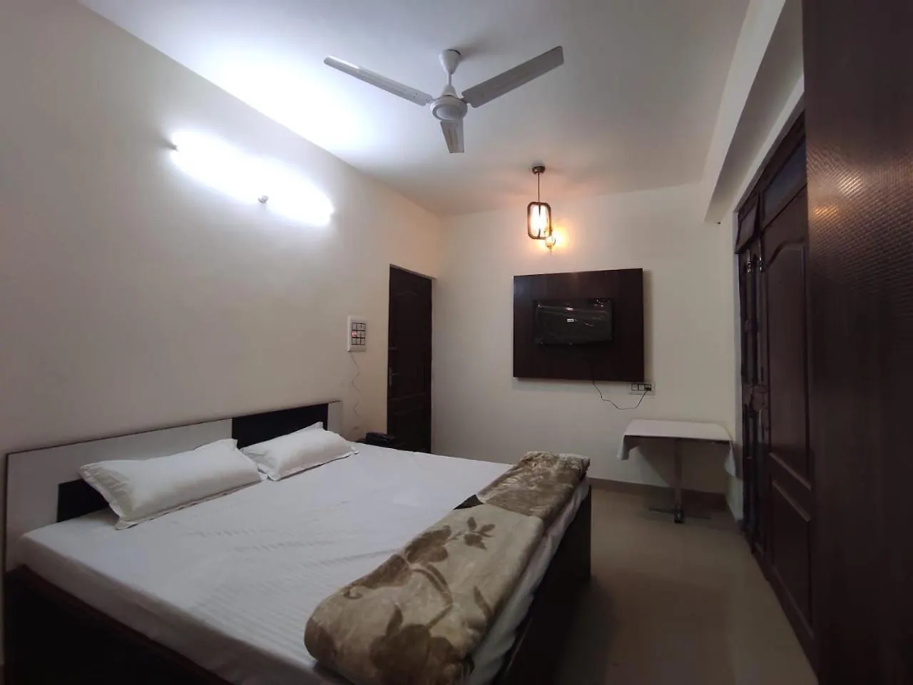 Hotel Parv Varanasi
