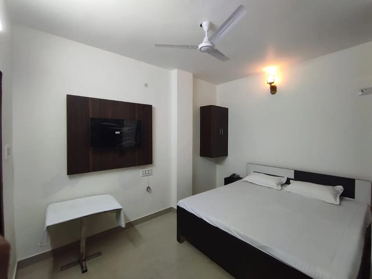 Hotel Parv Varanasi India