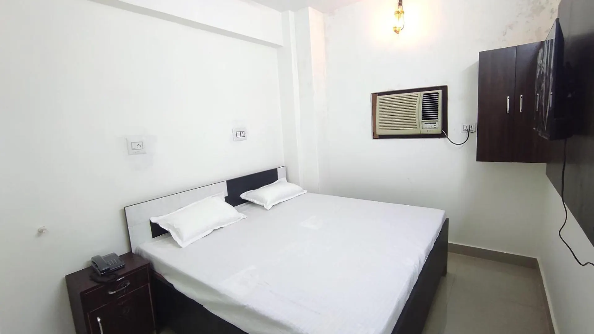 Hotel Parv Varanasi
